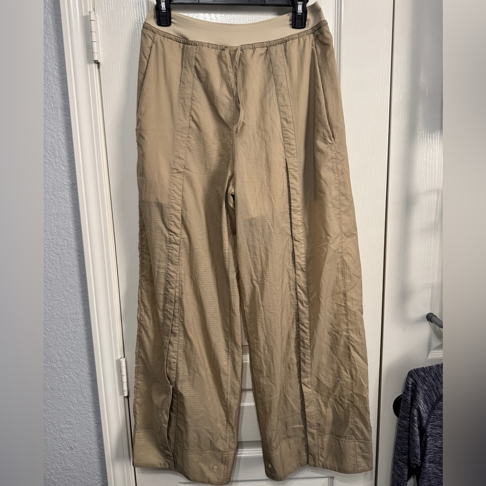 Lululemon RARE Lightweight Woven Snap-Leg Super-High-Rise Pant